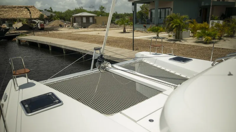 Slide: The Image of Lagoon 40 2020 - 5701115