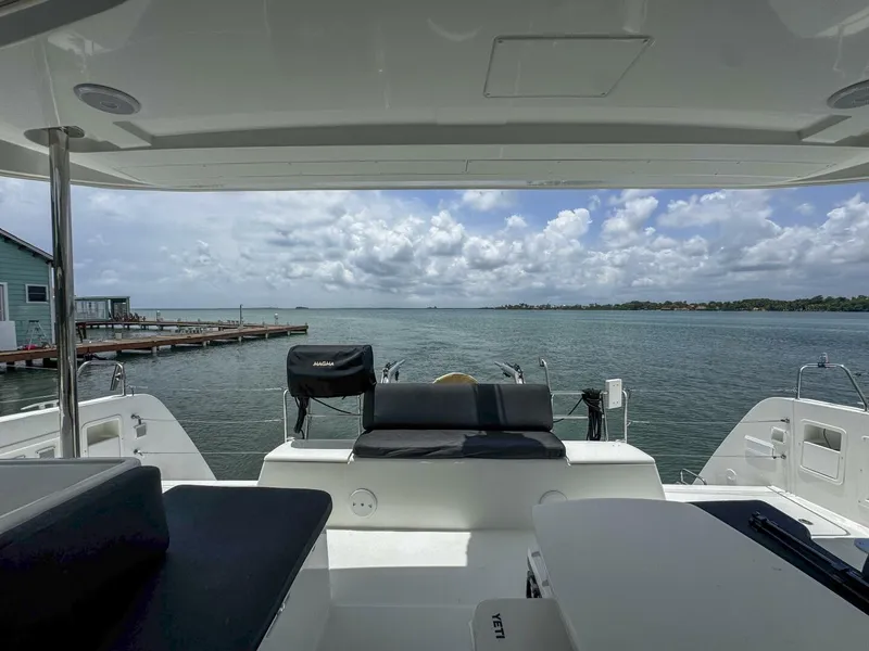 Slide: The Image of Lagoon 40 2020 - 5701050