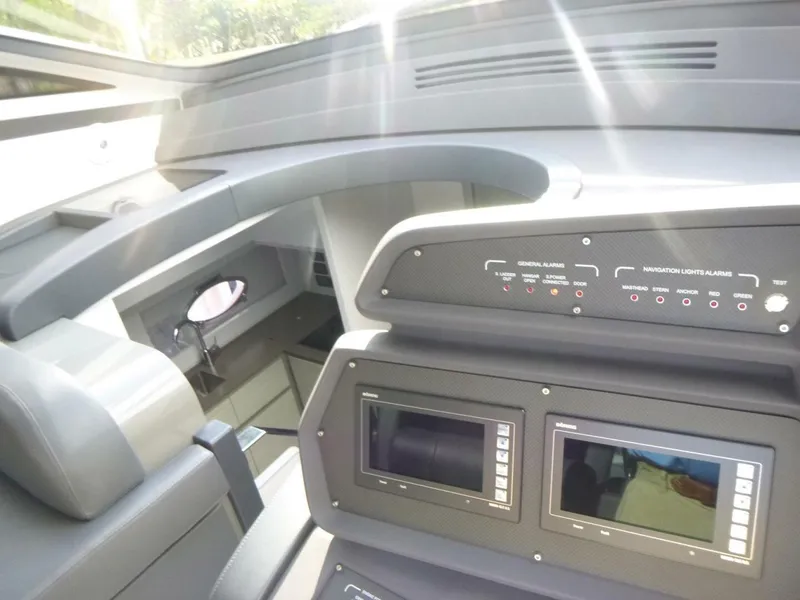 Slide: The Image of Pershing 62 2020 - 5812105