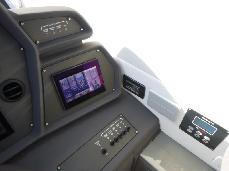 Slide: The Image of Pershing 62 2020 - 5812112