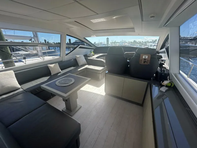 Slide: The Image of Pershing 62 2020 - 5812117