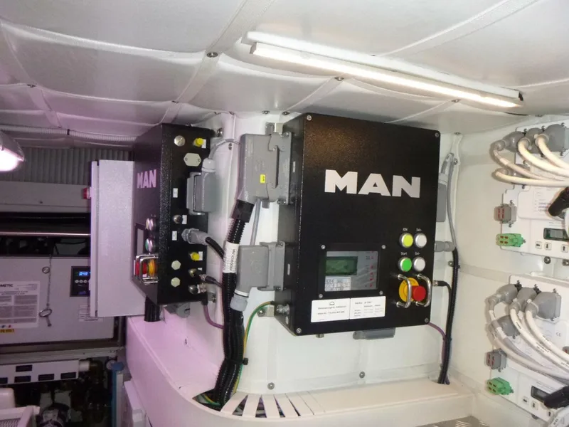 Slide: The Image of Pershing 62 2020 - 5812132