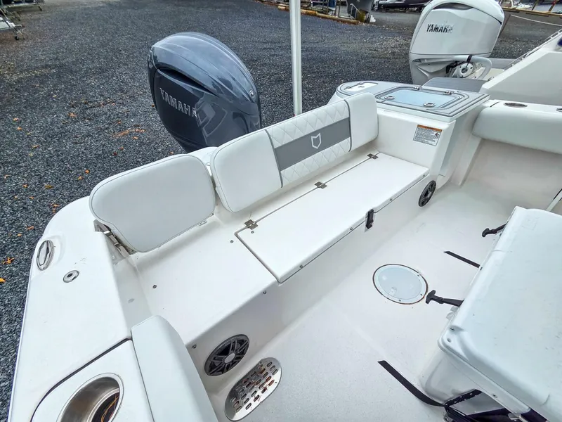 Slide: The Image of Sea Fox 228 Commander 2026 - 5800973