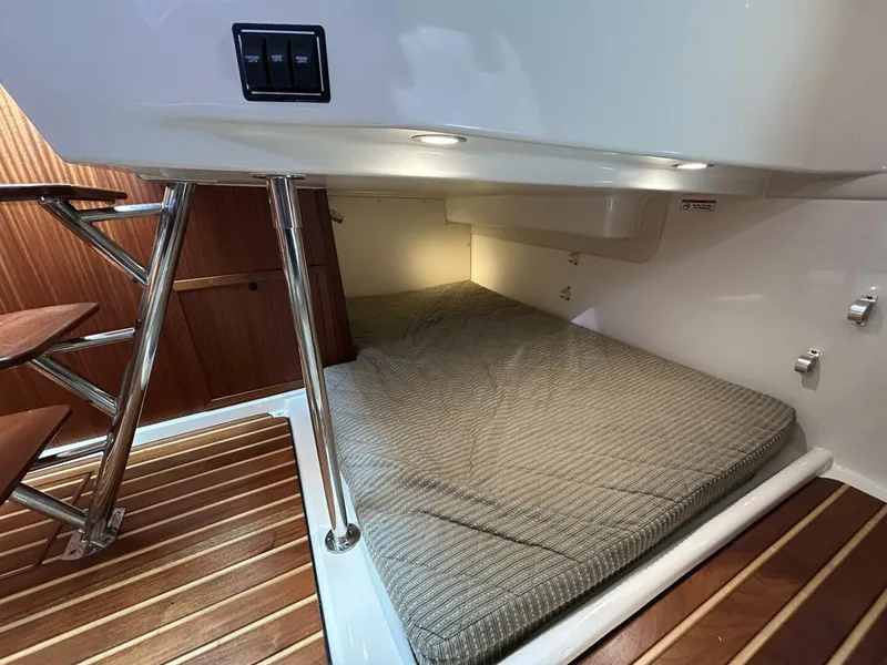 Slide: The Image of Pursuit OS 385 Offshore 2014 - 5701253