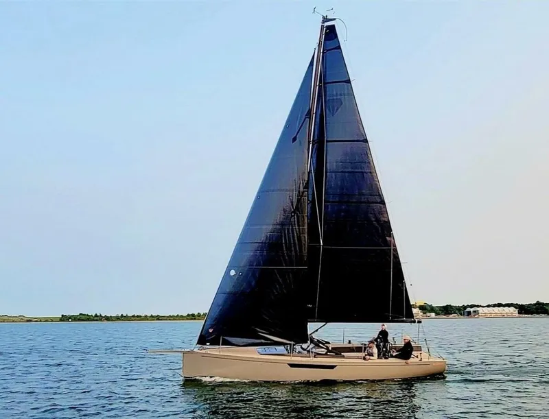 Slide: The Image of Saffier 33 Life 2022 - 5701459