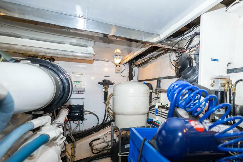 Slide: The Image of Ocean Alexander Raised Pilothouse Flybridge Sedan 2005 - 5701772