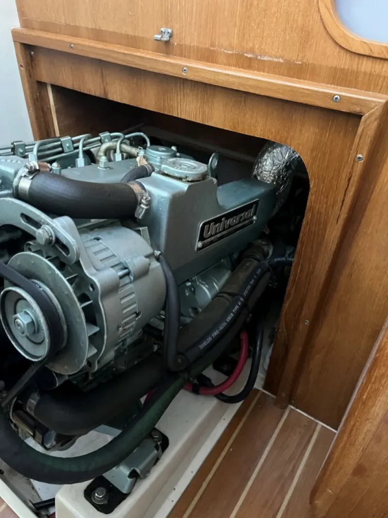 Slide: The Image of Used Sail Monohull for sale 2005 Catalina 36 MkII - ESCAPADE - 5703041