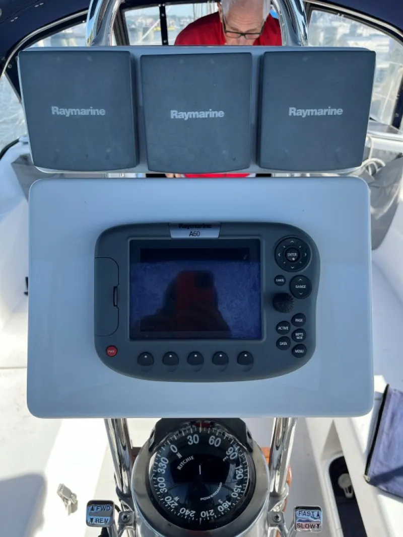 Slide: The Image of Used Sail Monohull for sale 2005 Catalina 36 MkII - ESCAPADE - 5703027