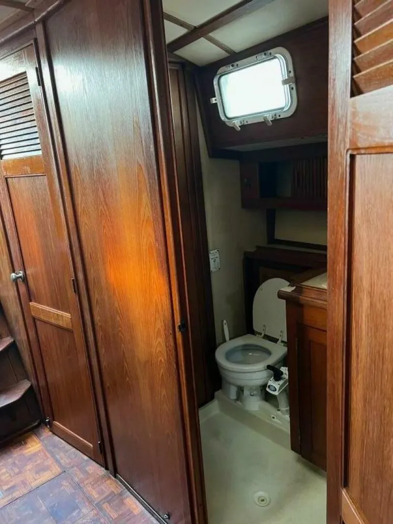 Slide: The Image of Endeavour 37 1978 - 5704170