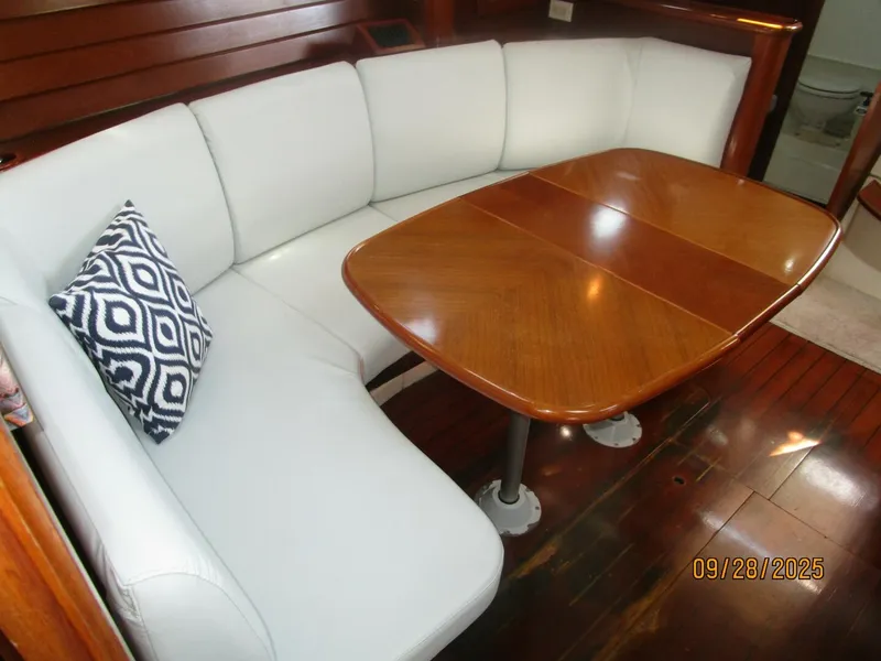 Slide: The Image of 38' Beneteau salon starboard seating2 - 5703767