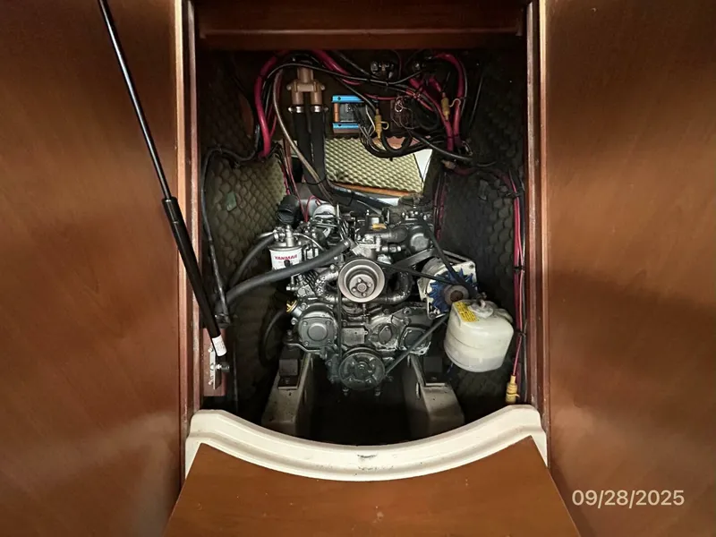 Slide: The Image of 38' Beneteau auxiliary access1 - 5703714