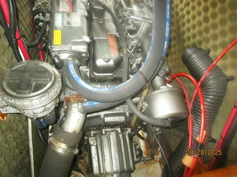 Slide: The Image of 38' Beneteau auxiliary access2 - 5703715