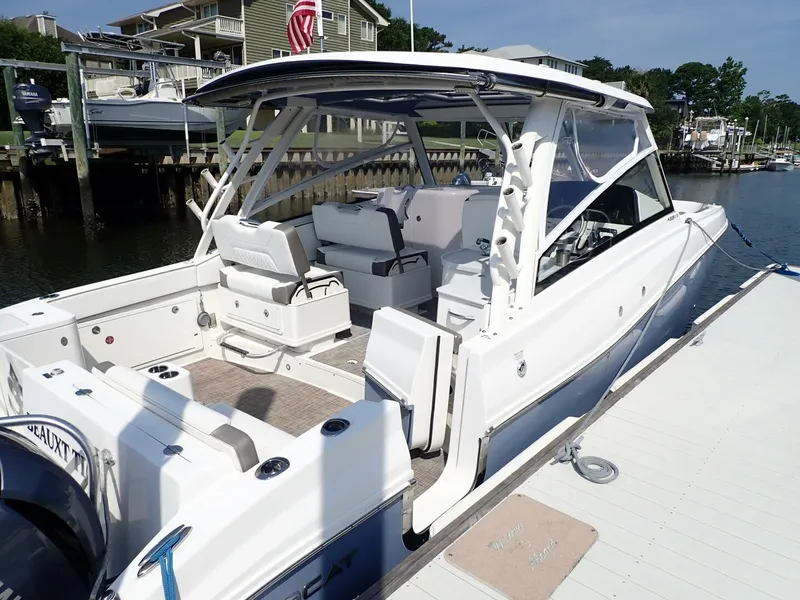 Slide: The Image of World Cat 32 DC 2022 - 5705034