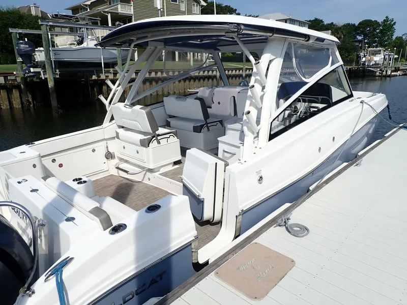 Slide: The Image of World Cat 32 DC 2022 - 5705006