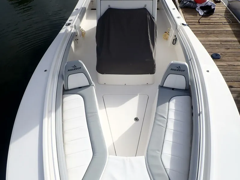 Slide: The Image of Regulator Marine 23CC 2020 - 5704978