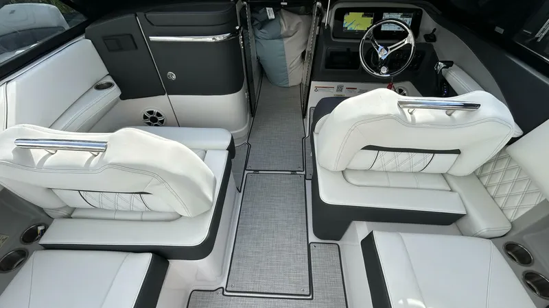 Slide: The Image of 2026 Regal 26 LX6 - Cockpit - 5724305