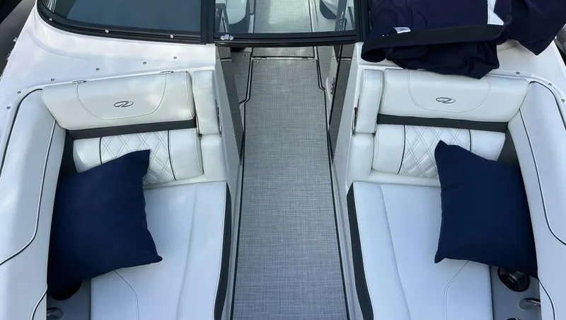 Slide: The Image of 2026 Regal 26 LX6 - Bow - 5724310