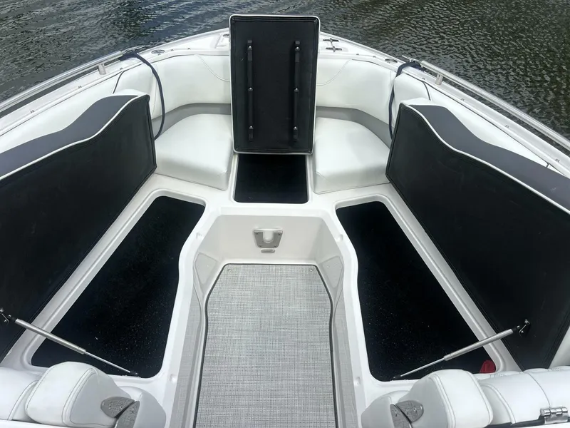 Slide: The Image of 2026 Regal 26 LX6 - Bow - 5719490