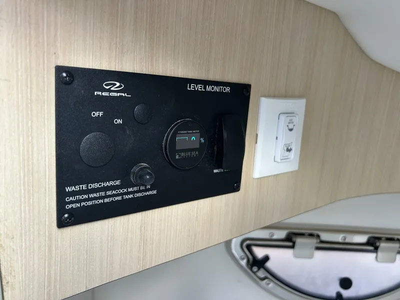 Slide: The Image of 2026 Regal 26 LX6 - Head Controls - 5719475