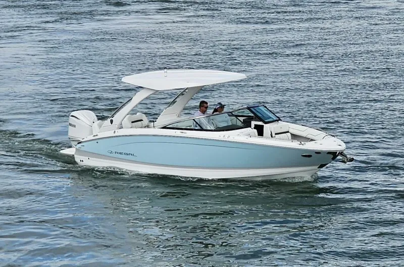 Slide: The Image of 2026 Regal 26 LX6 - Profile Starboard 3/4 Bow - 5719484