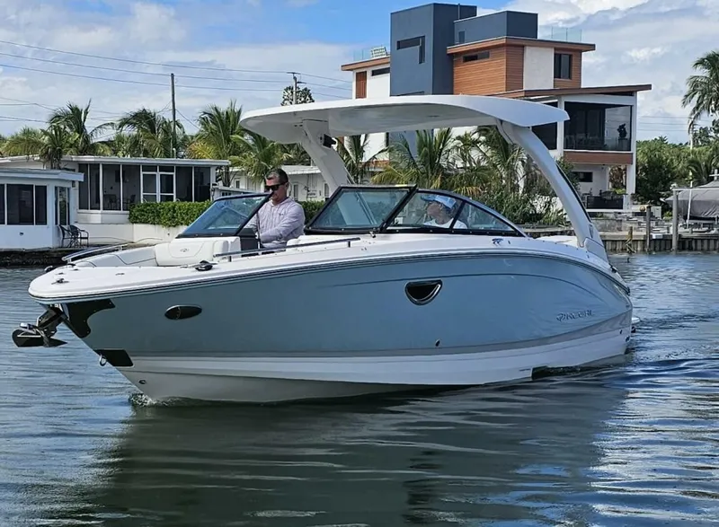 Slide: The Image of 2026 Regal 26 LX6 - Profile Port 3/4 Bow - 5719486