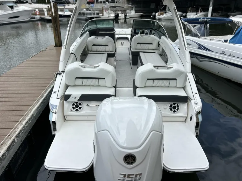 Slide: The Image of 2026 Regal 26 LX6 - Stern - 5719496