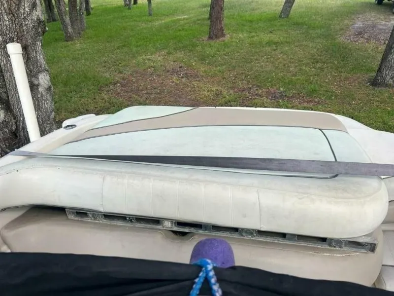 Slide: The Image of Sea Ray 220 Bow Rider 2003 - 7516829