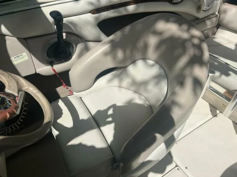 Slide: The Image of Sea Ray 220 Bow Rider 2003 - 5705515