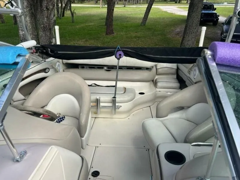 Slide: The Image of Sea Ray 220 Bow Rider 2003 - 7516812