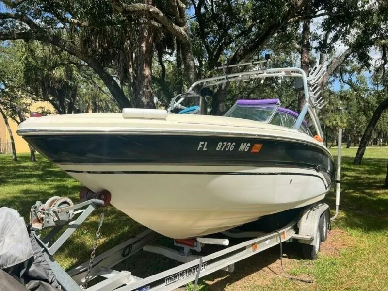 The Image of Sea Ray 220 Bow Rider 2003 - 7516803