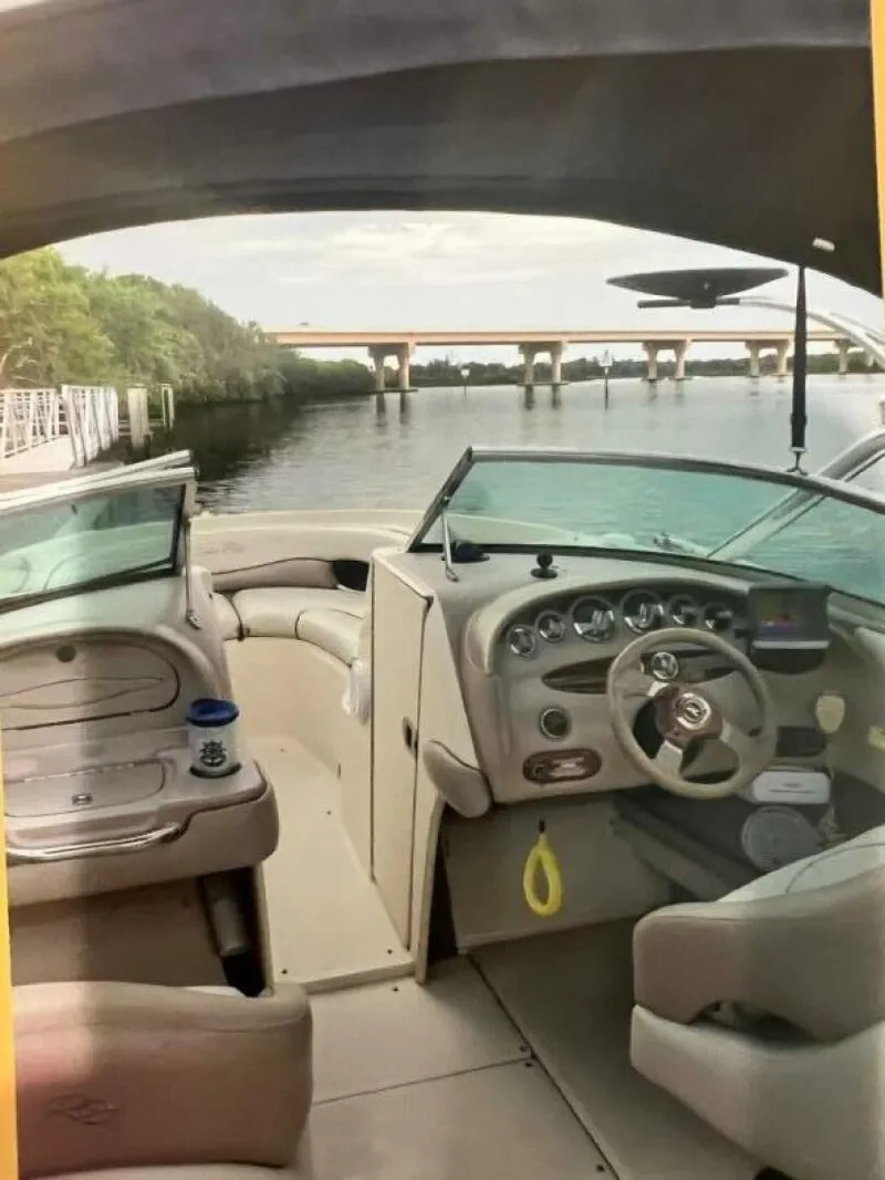 Slide: The Image of Sea Ray 220 Bow Rider 2003 - 5705507