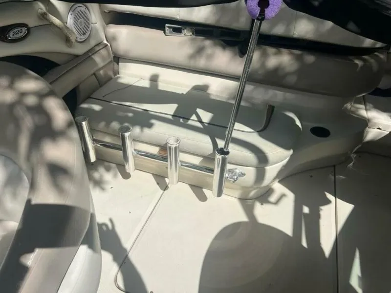 Slide: The Image of Sea Ray 220 Bow Rider 2003 - 7516813