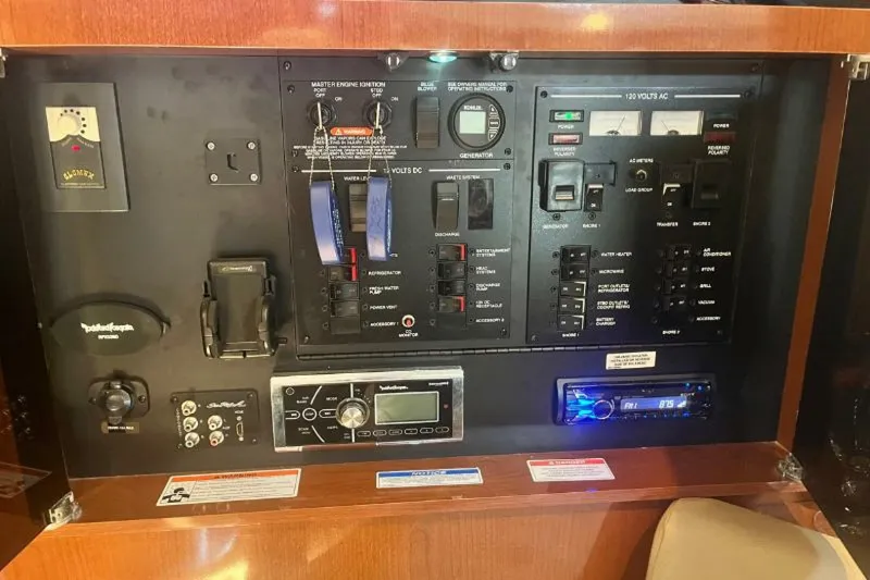 Slide: The Image of Sea Ray Sundancer 350 2014 - 5706467