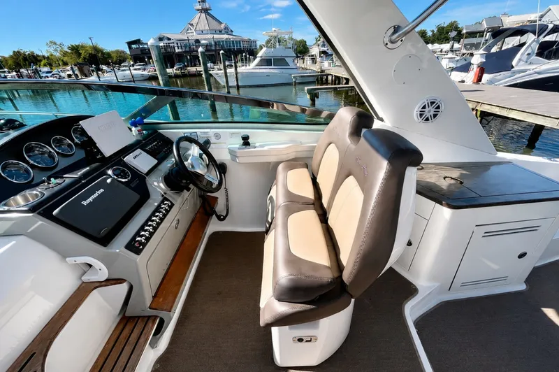 Slide: The Image of Sea Ray Sundancer 350 2014 - 6654205