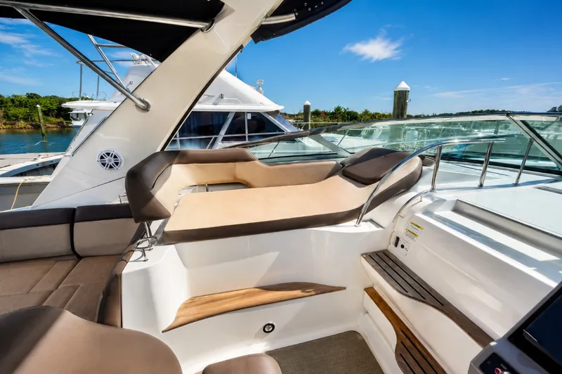 Slide: The Image of Sea Ray Sundancer 350 2014 - 6654224