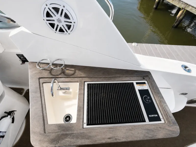 Slide: The Image of Sea Ray Sundancer 350 2014 - 6654236