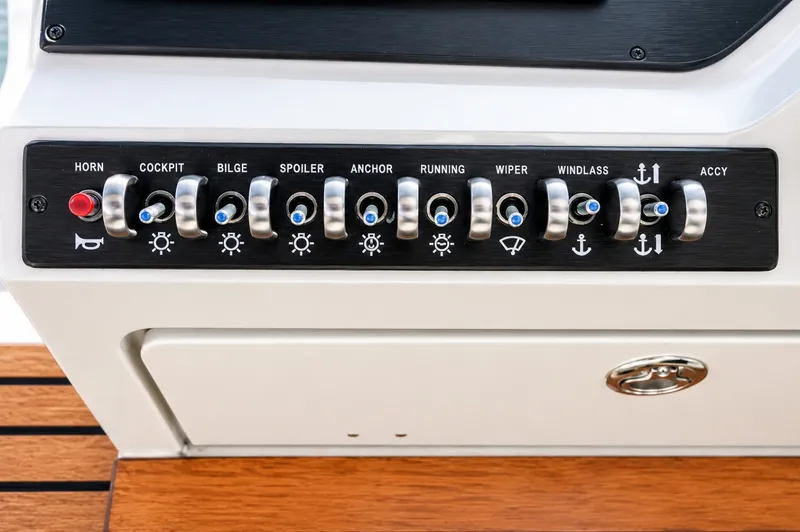 Slide: The Image of Sea Ray Sundancer 350 2014 - 6654206