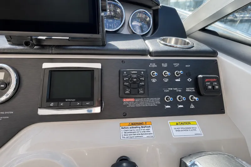 Slide: The Image of Sea Ray Sundancer 350 2014 - 6654239