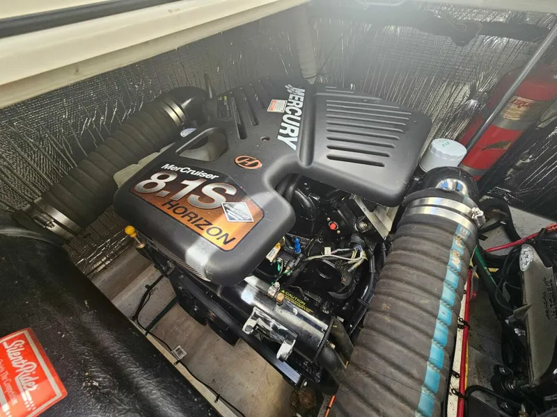 Slide: The Image of Cruisers 370 Express 2004 - 5705665