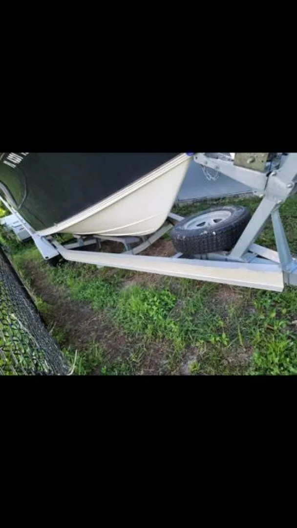 Slide: The Image of Mako 21 2009 - 5707322