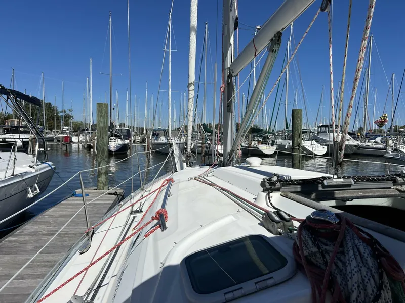 Slide: The Image of Beneteau 331 2004 - 5707700