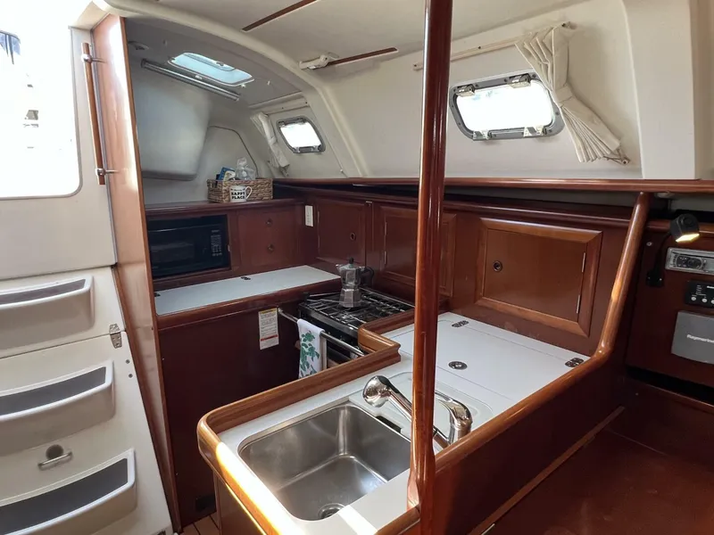 Slide: The Image of Beneteau 331 2004 - 5707710