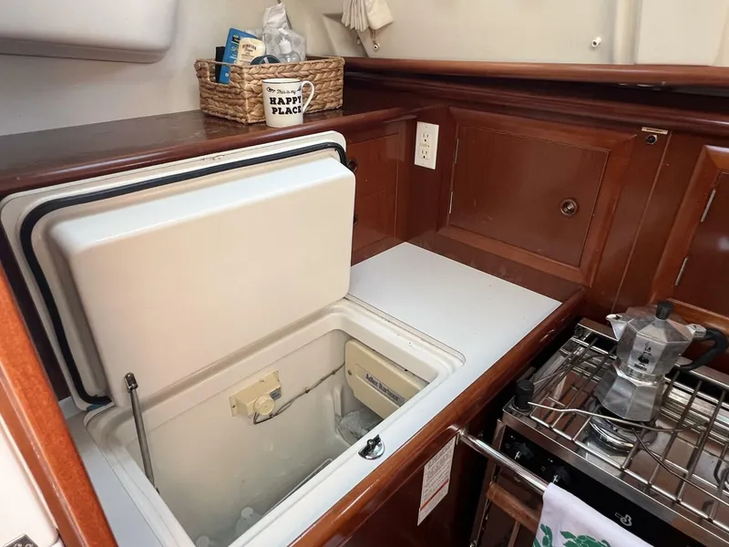 Slide: The Image of Beneteau 331 2004 - 5707712