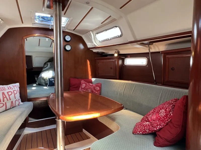 Slide: The Image of Beneteau 331 2004 - 5707715