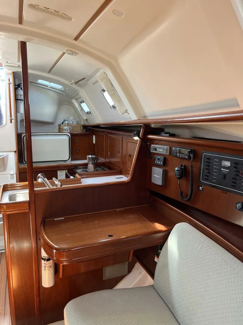 Slide: The Image of Beneteau 331 2004 - 5707868