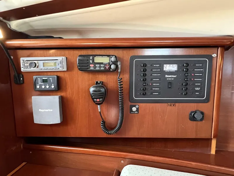 Slide: The Image of Beneteau 331 2004 - 5707719