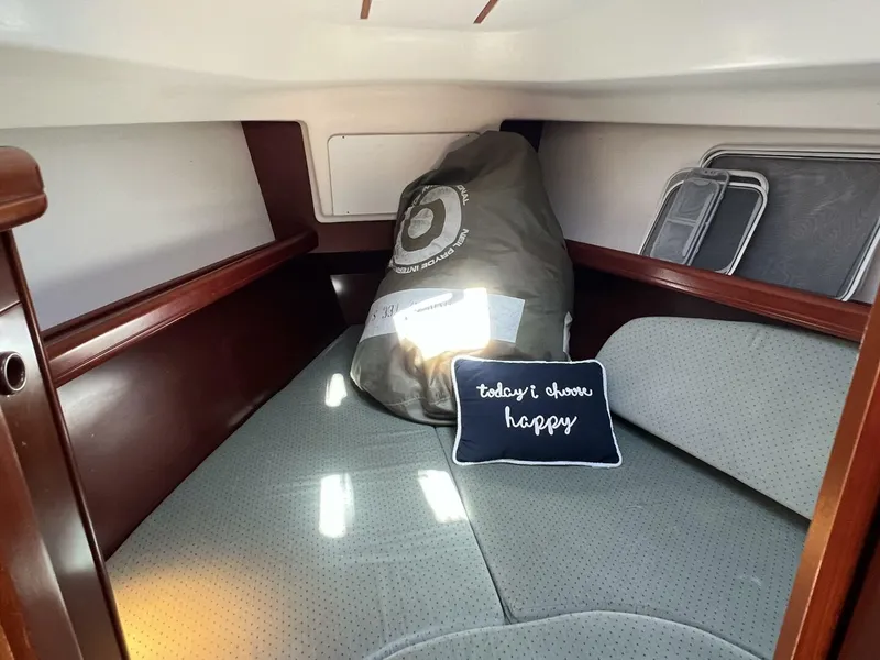 Slide: The Image of Beneteau 331 2004 - 5707724