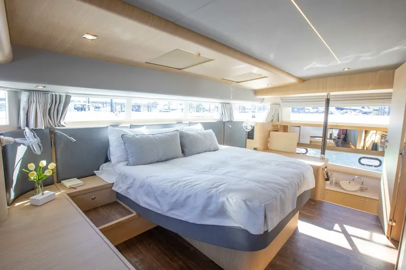 Slide: The Image of Aquila 54 Yacht 2023 - 6028615