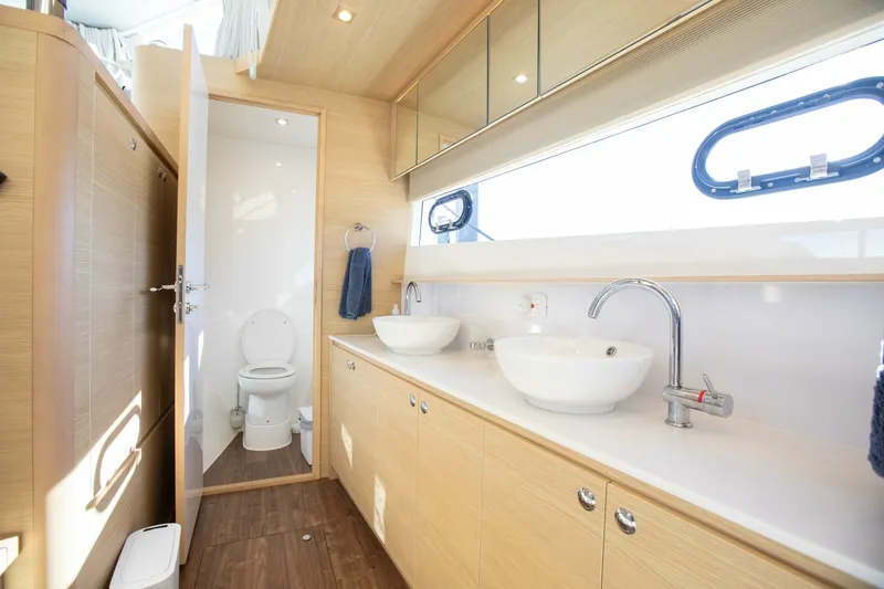 Slide: The Image of Aquila 54 Yacht 2023 - 6028619