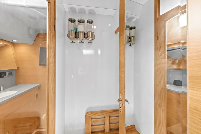 Slide: The Image of Hylas 63 2013 - 5708320